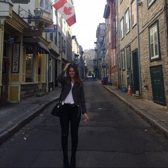 Meet your Posher, Lacey - Picture 1 of 1